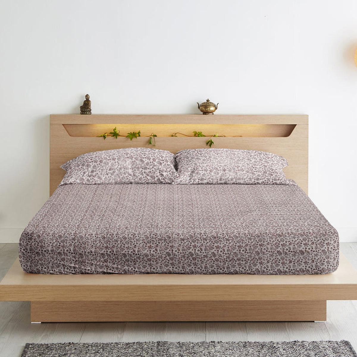 The Gulabi Bel Bedsheet