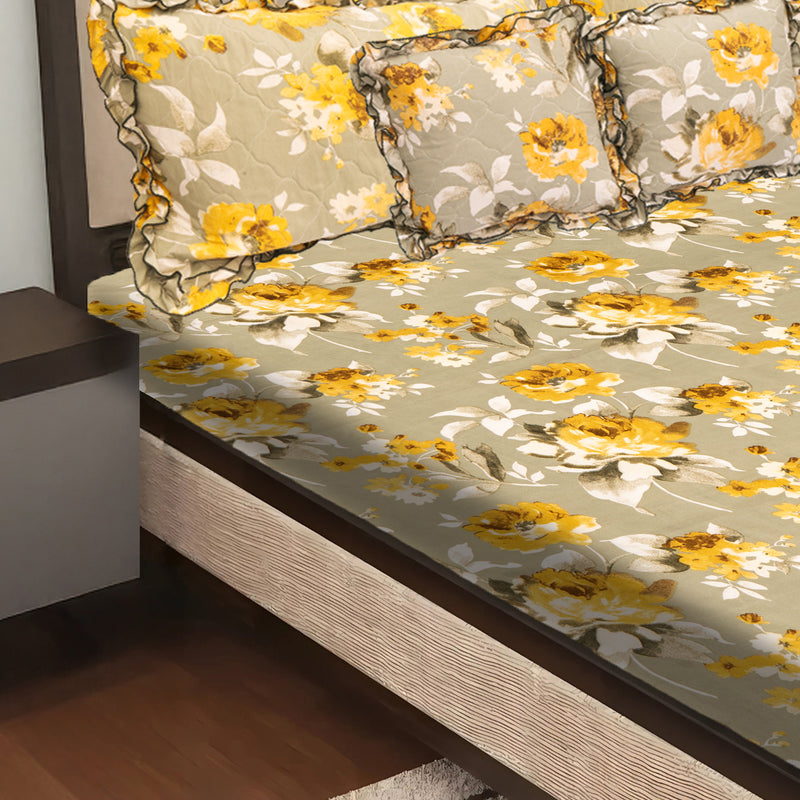 Elegant 5-Piece Quilted Bedding Set | King Size | Light Beige with Yellow & White Floral Design