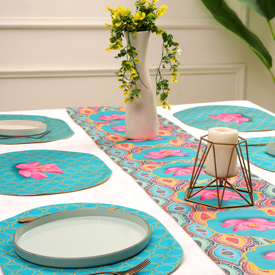 Padma Print Dining set (Runner Size: 70x12.5 inch | Mat Size: 12x18 inch Oval)