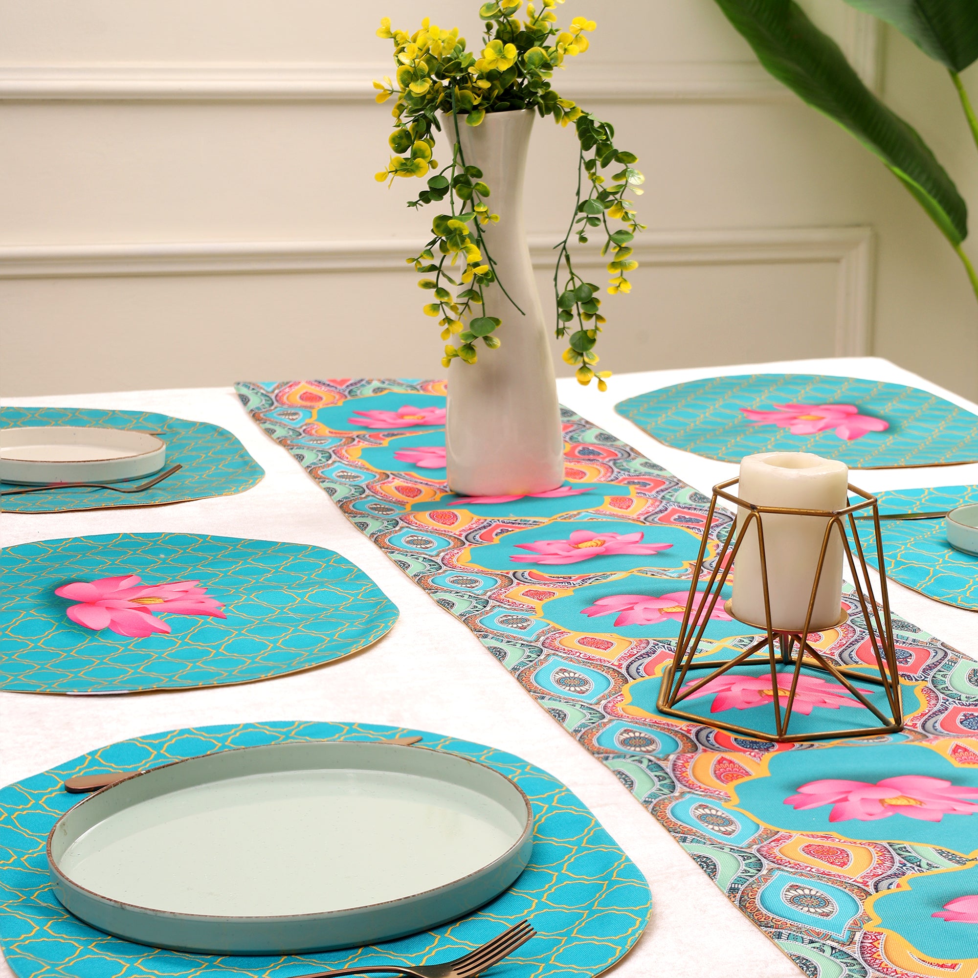Padma Print Dining set (Runner Size: 70x12.5 inch | Mat Size: 12x18 inch Oval)