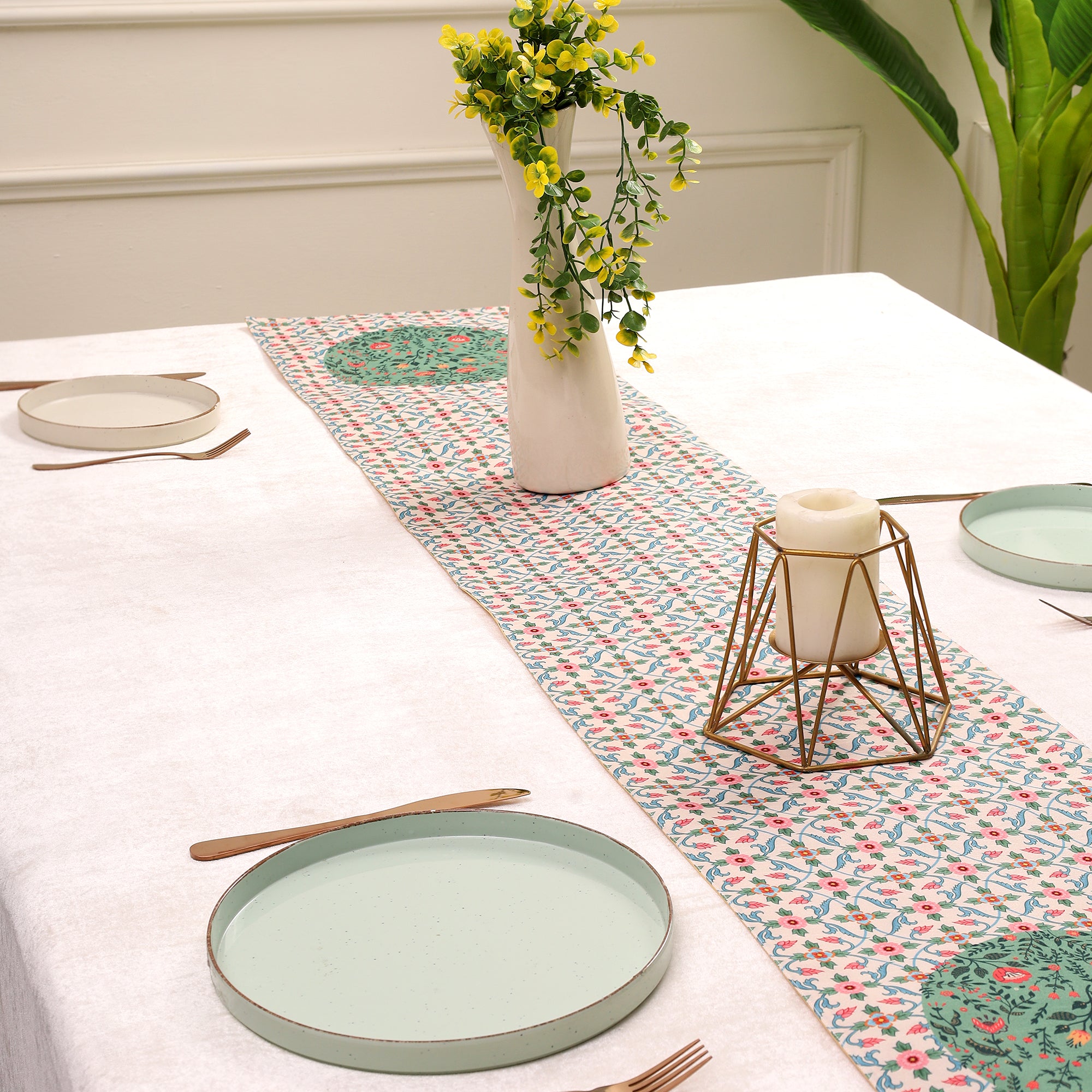 Gulistan Dining Table set  (Runner Size: 70x12.5 inch | Mat Size: 14.5 inches round)