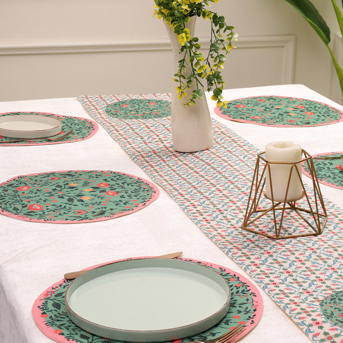 Gulistan Dining Table set  (Runner Size: 70x12.5 inch | Mat Size: 14.5 inches round)