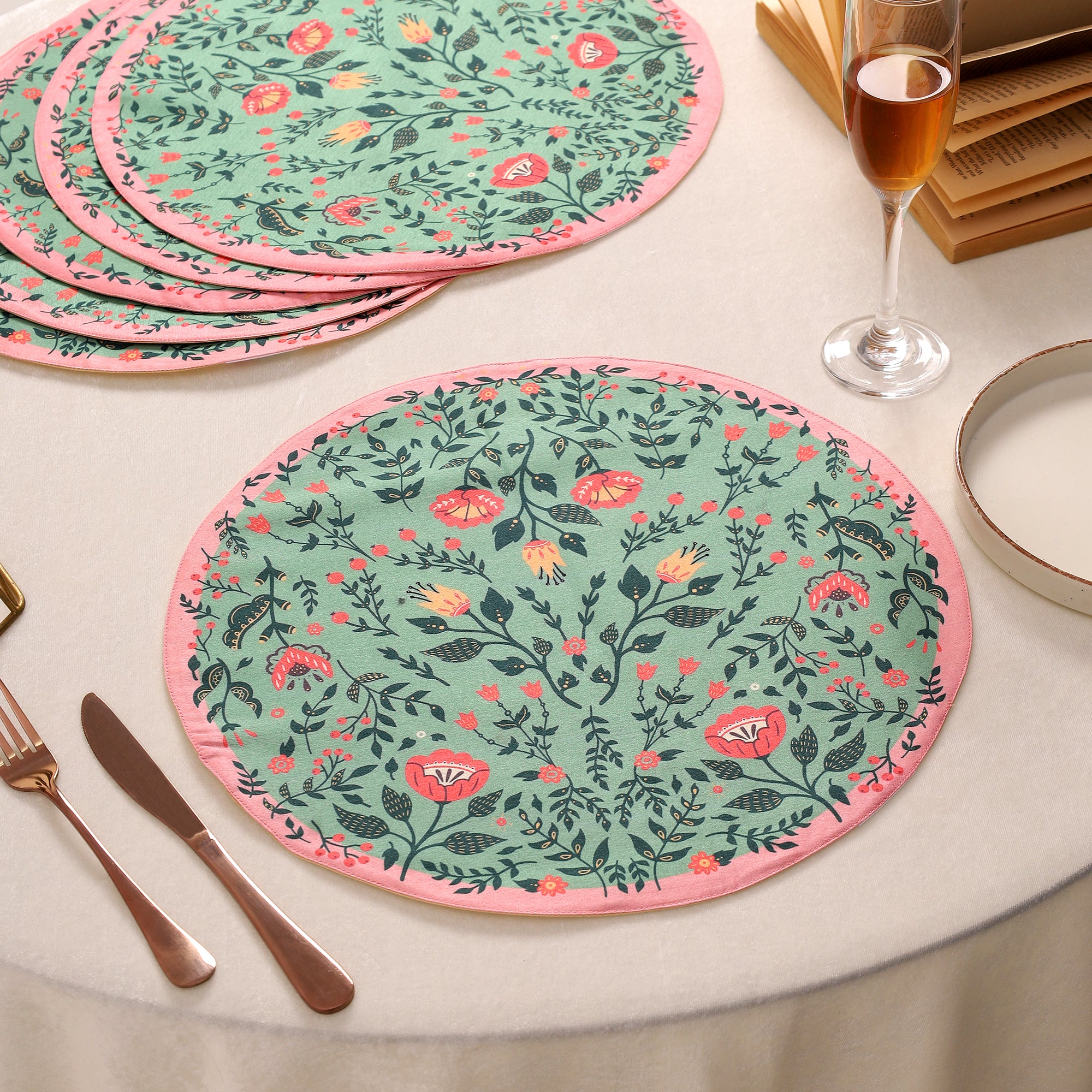 Gulistan Dining Table set  (Runner Size: 70x12.5 inch | Mat Size: 14.5 inches round)