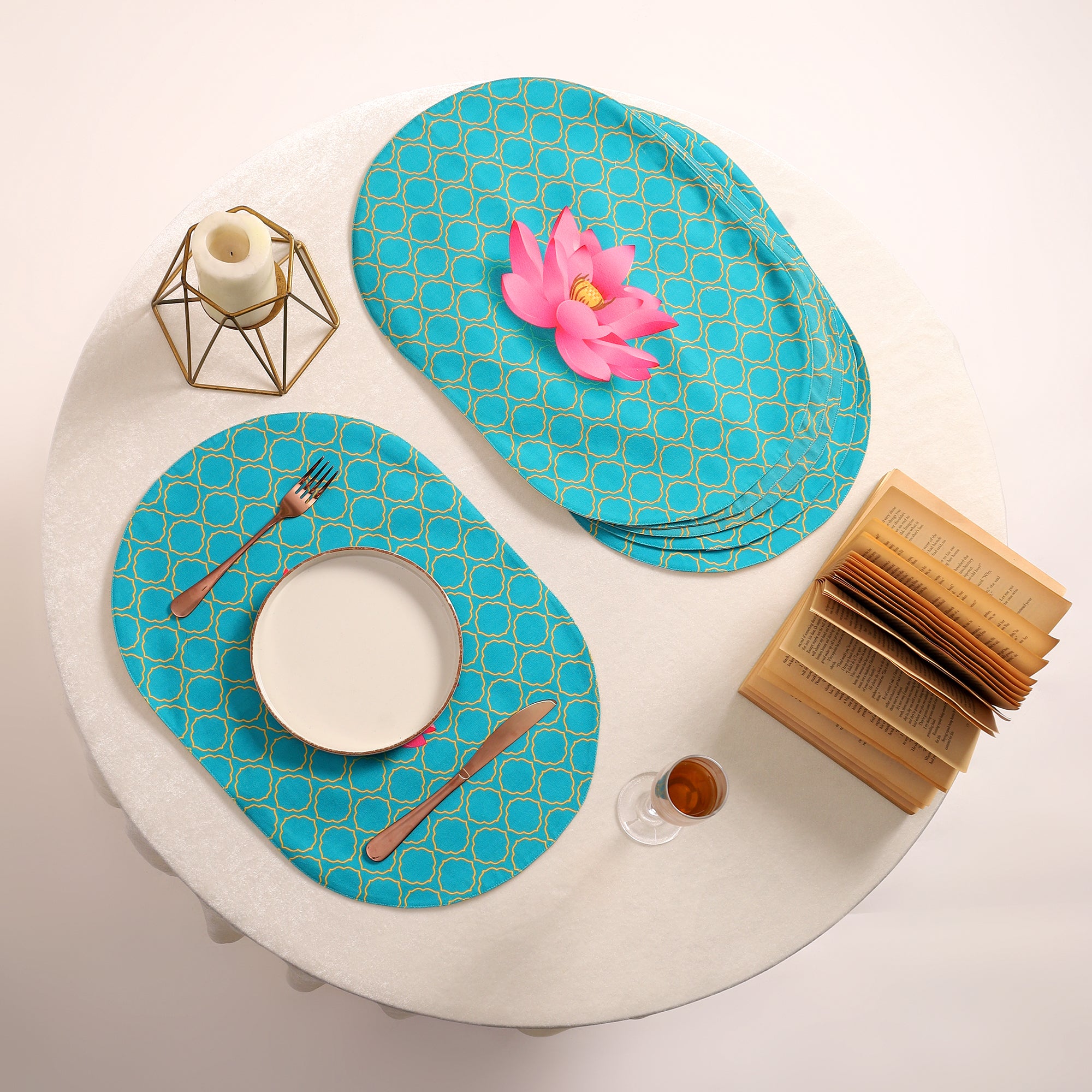 Padma Print Dining set (Runner Size: 70x12.5 inch | Mat Size: 12x18 inch Oval)