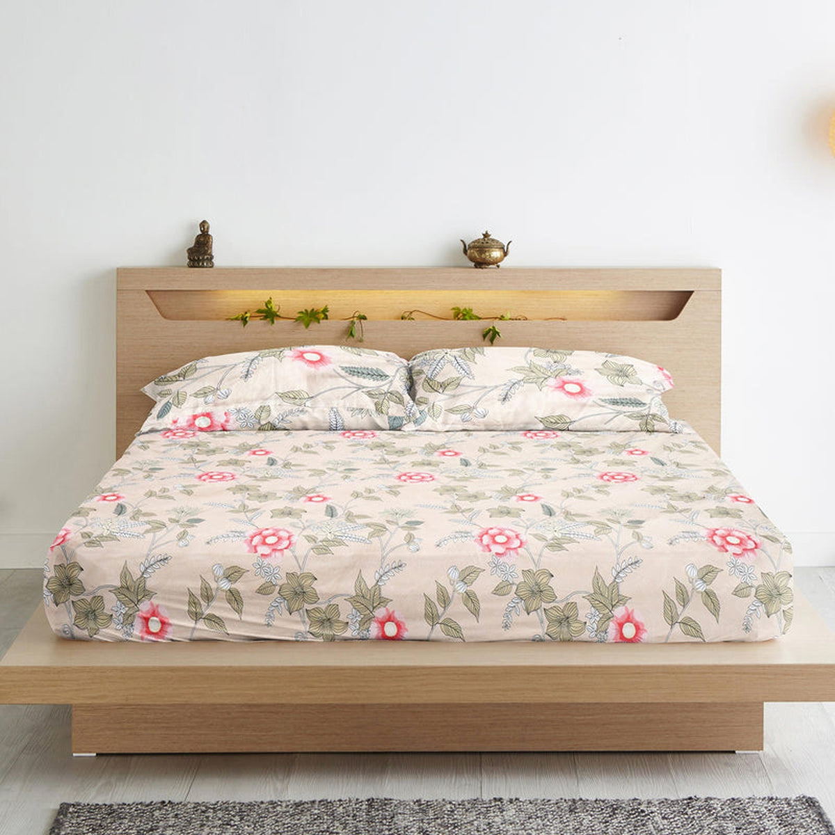 Floral Bliss Cotton Blend King Size Bedsheet - Furnish Factory